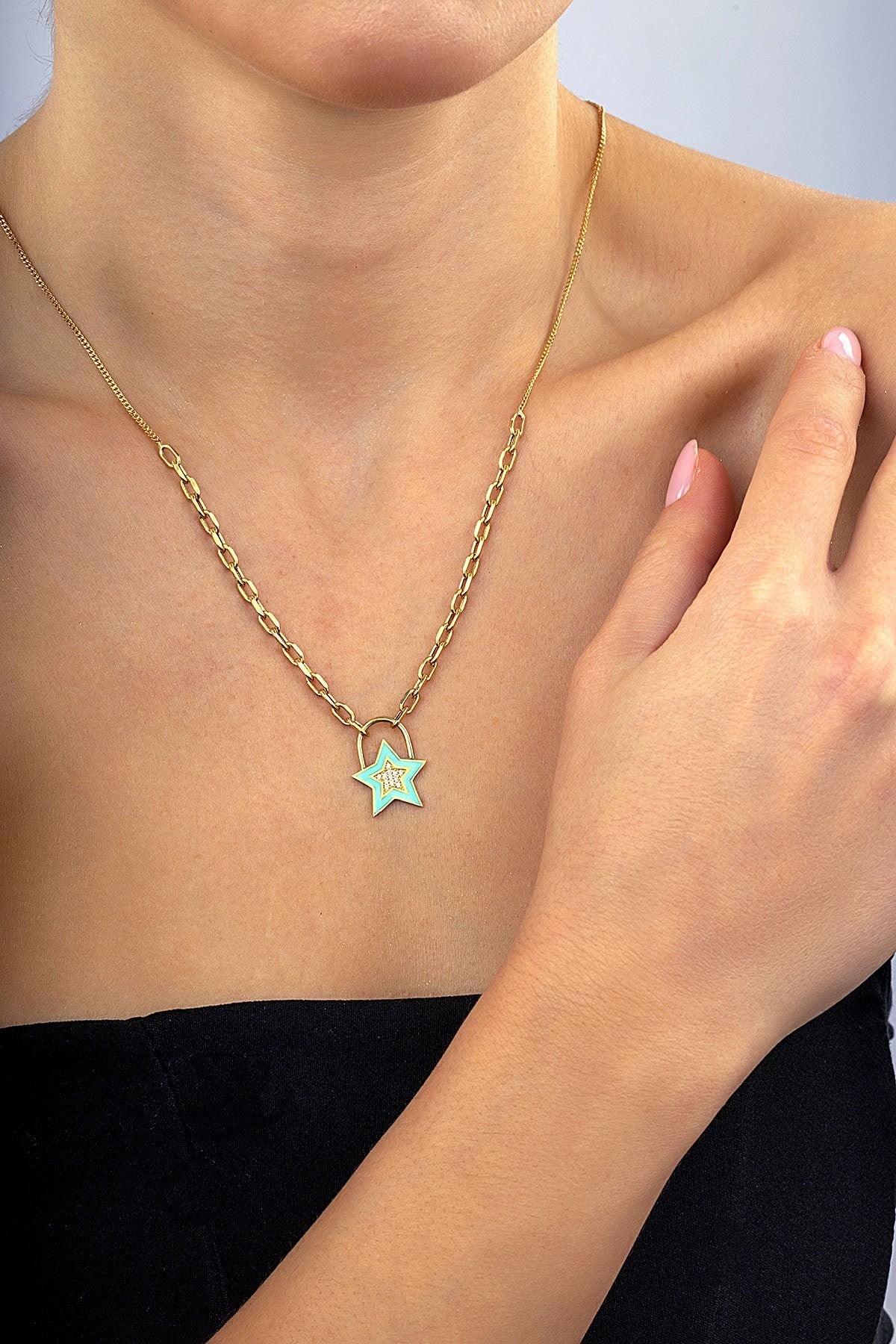 14 Ayar Taşlı Mineli Yıldız Altın Kolye