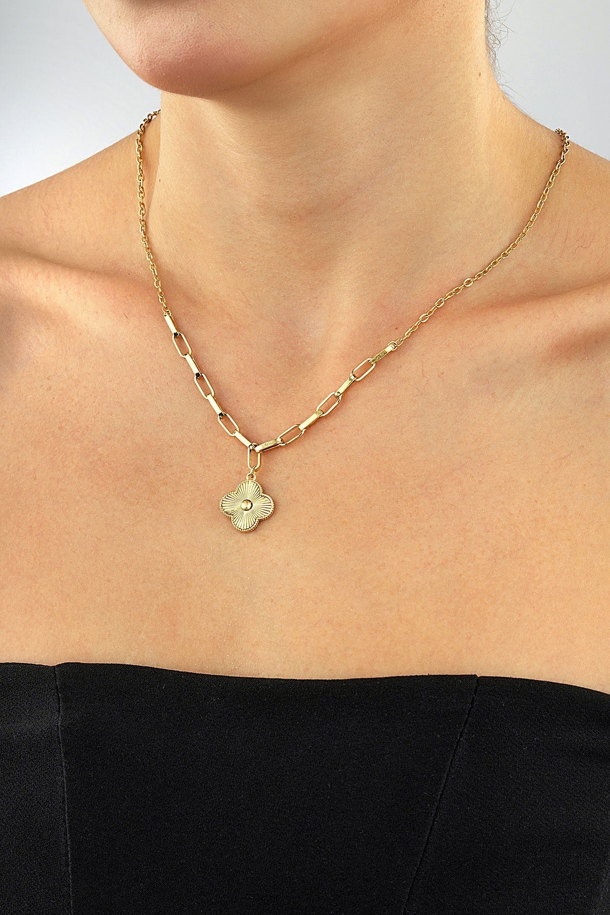 14 Ayar Çiçek Figürlü Ataç Altın Kolye