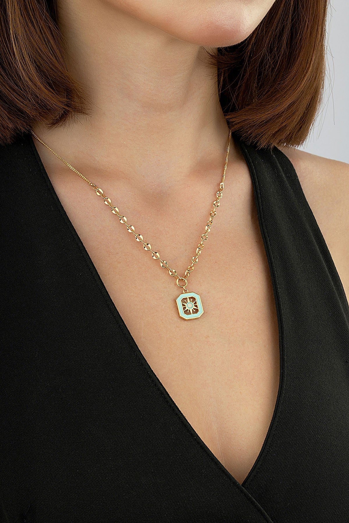 14 Ayar Yeşil Mineli Altın Kolye Ürün ikincil görseli